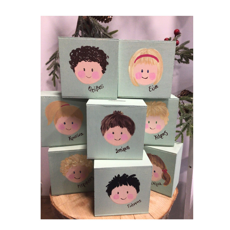 Ζωγραφισμένος και προσωποποιημένος κουμπαράς  